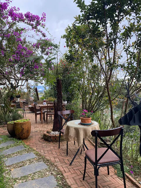 DALAT EDEN Cafe - Homestay & Restaurant