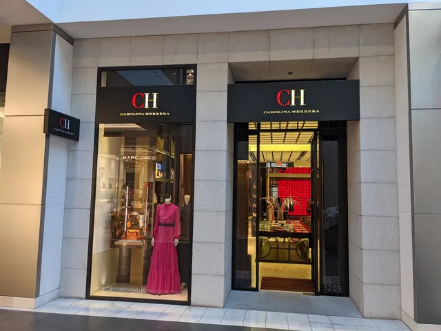 CH Carolina Herrera