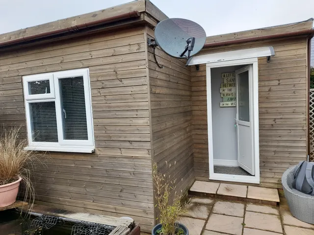 Felpham Garden Chalet
