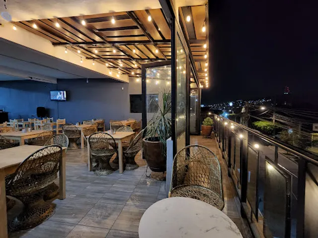 La rivera wings and grill