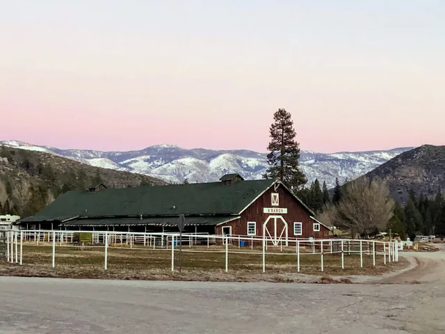 R-Ranch In The Sequoias