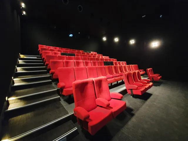 EMERAUDE CINEMAS