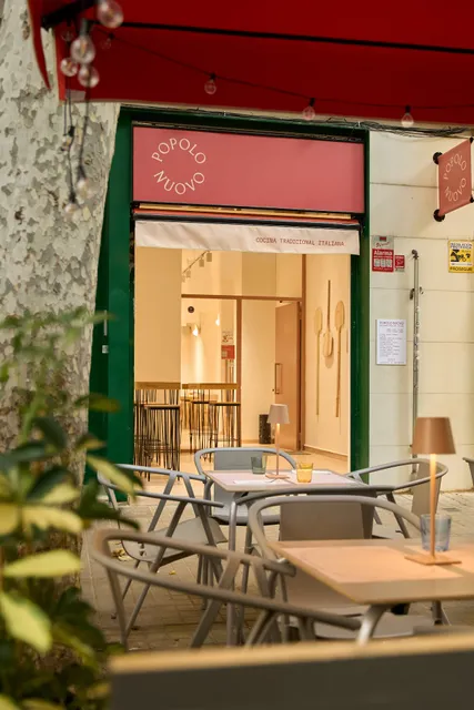 Popolo Nuovo Pizzeria, Bar y Restaurante Italiano