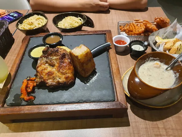 COLLIN'S® Great World