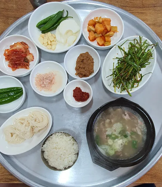 가나안농장돼지국밥