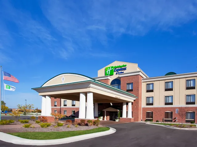 Holiday Inn Express & Suites Bay City by IHG