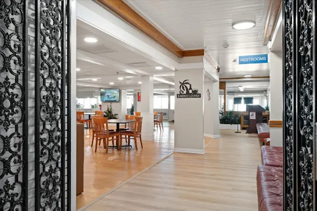 Reef 118 Oceanfront Restaurant