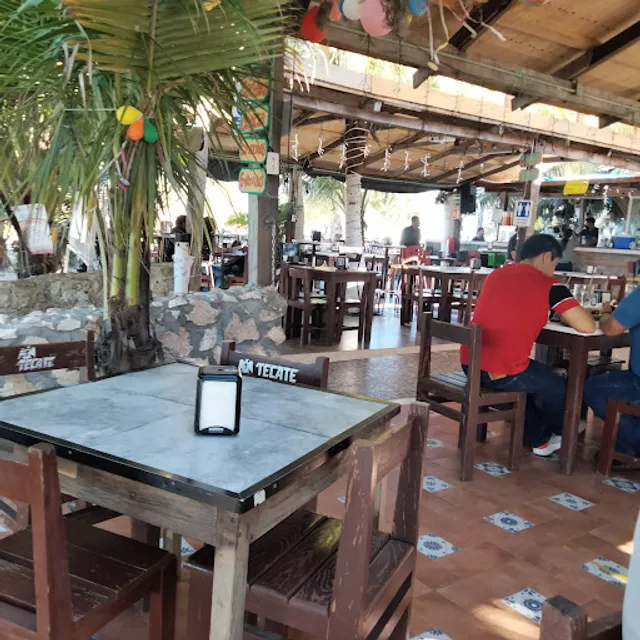 La Isla - Restaurante & Bar