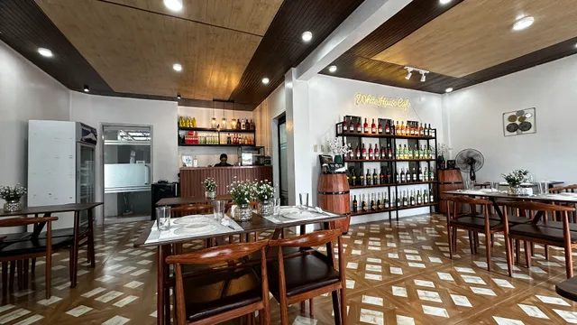 White House Cafè Polomolok