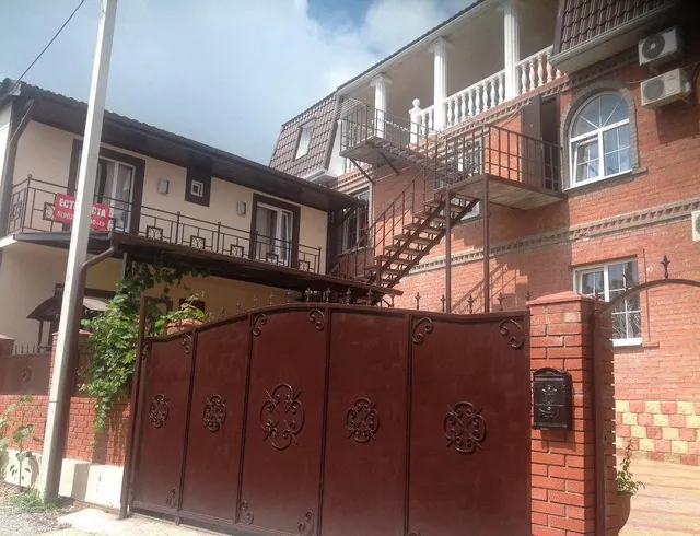 Guest House on Shmidta