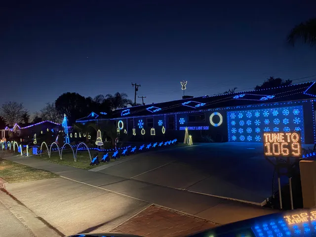 Kooiman Family Christmas Light Show