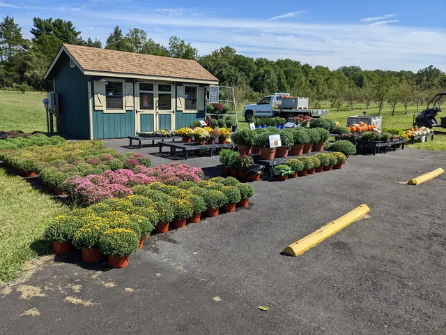 Ferrara's Orchards Farm and Garden Center