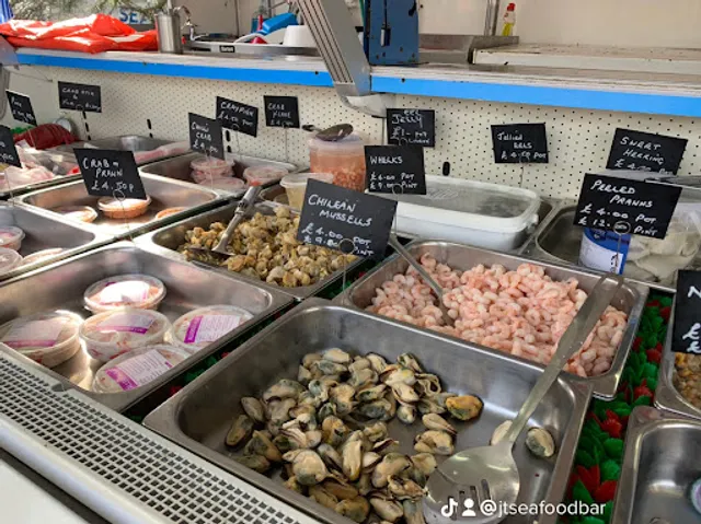 J&T Seafood bar