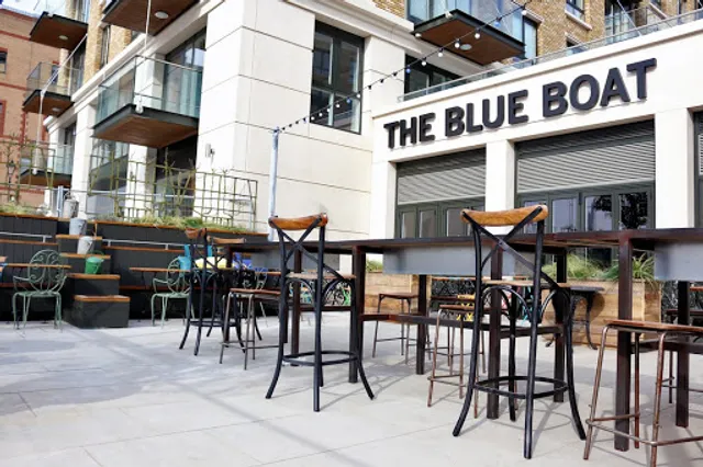 The Blue Boat, Fulham Reach