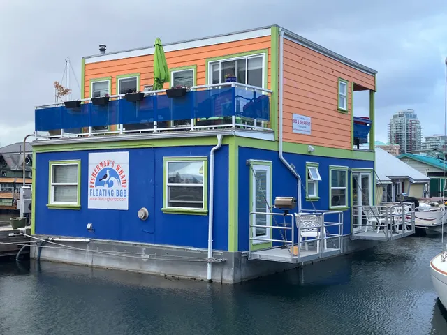 A Float Home B & B in Fisherman's Wharf