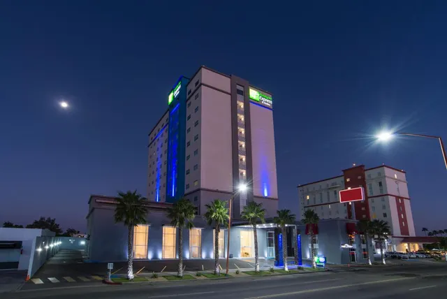 Holiday Inn Express & Suites