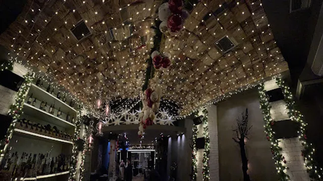 STRADA Restaurant | Wine & Cocktails