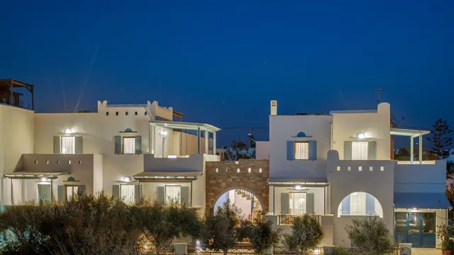 Erato Inn | Beach Front Apartments