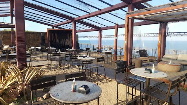 Cais Rooftop Lounge Bar