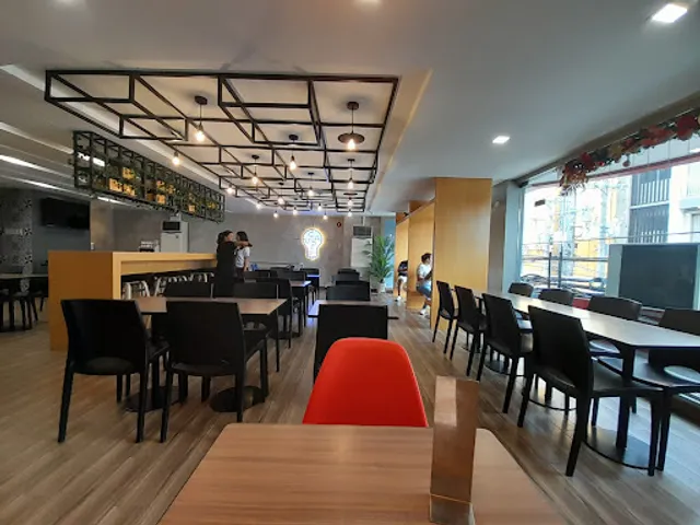 Fahrenheit Food Center