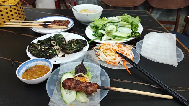 Quán Nem lụi Bà Trai