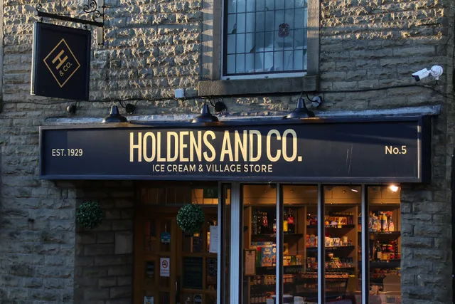 Holdens & Co - Ice Cream and Village Store