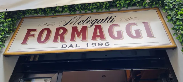Melegatti gastronomia, salumeria e formaggi tipici.