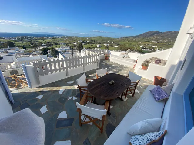 L' Atelier, Marpissa Paros