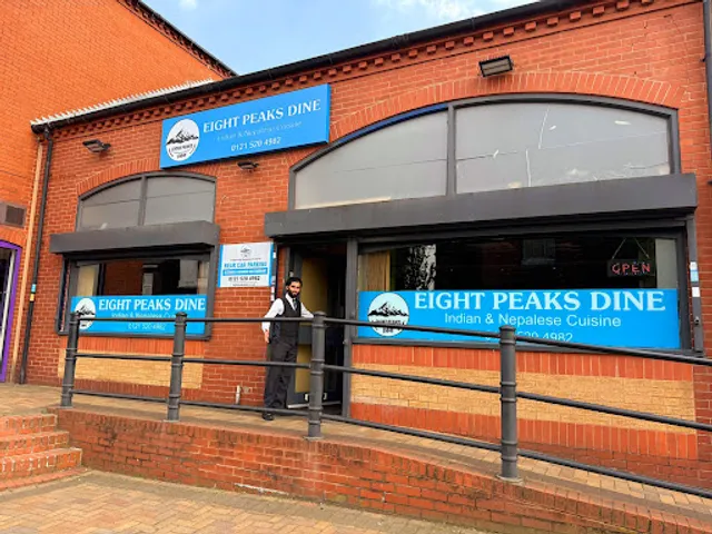 Eight Peaks Dine, Tipton