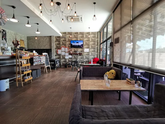 Four-9 Cafe(โฟร์ไนน์ คาเฟ่)