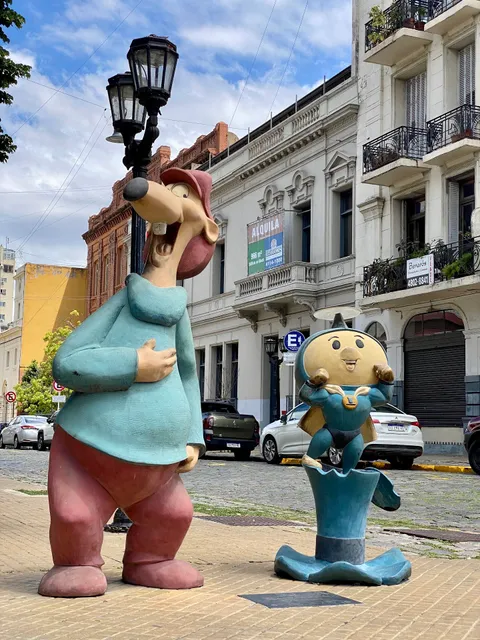 Larguirucho y Super Hijitus - Paseo de la Historieta