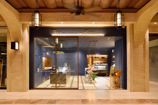 LES TROIS CHOCOLATS x Chocolate Shop Solaria Plaza Store