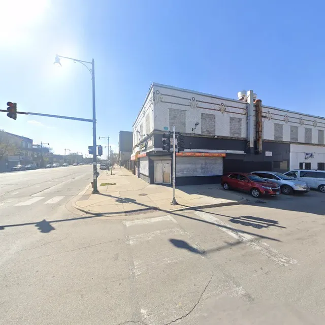 Tasty chicken and salad