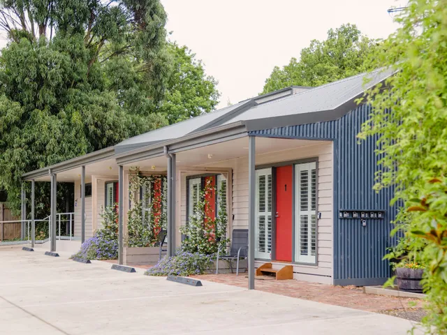 The Dickins Woodend | Macedon Ranges Short Stay Accommodation