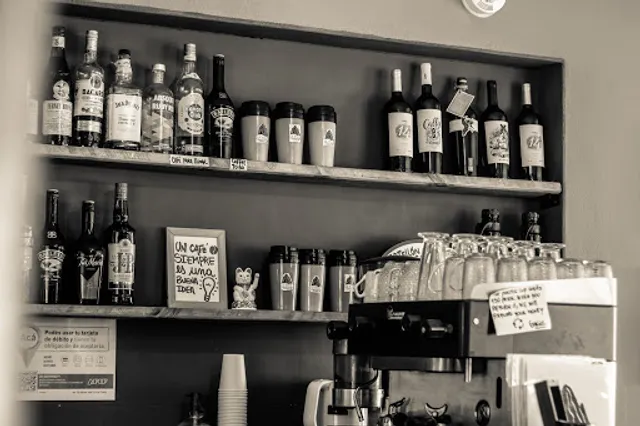 LA NIEVE CAFÉ y viandas (lunch and coffee)