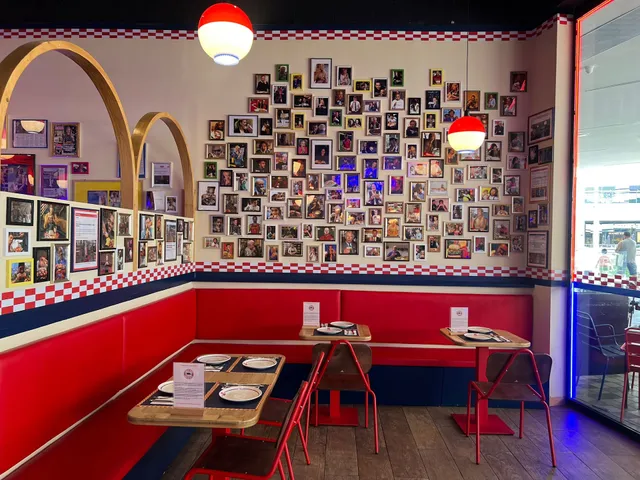 Berto's Milanesa - CC Som Multiespai