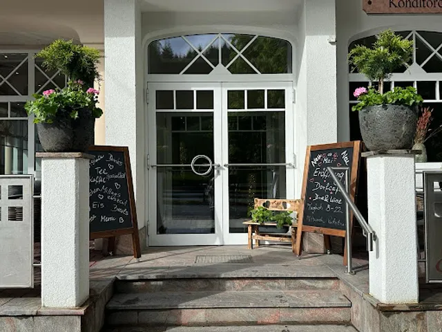 Dorfcafe Dine & Wine