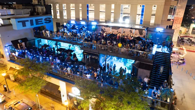 Kiss Lounge & Rooftop