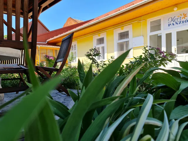 Kert Panzió