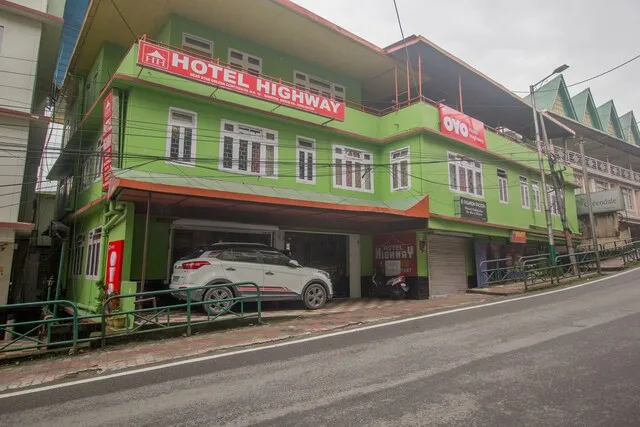 OYO 49983 Hotel Highway