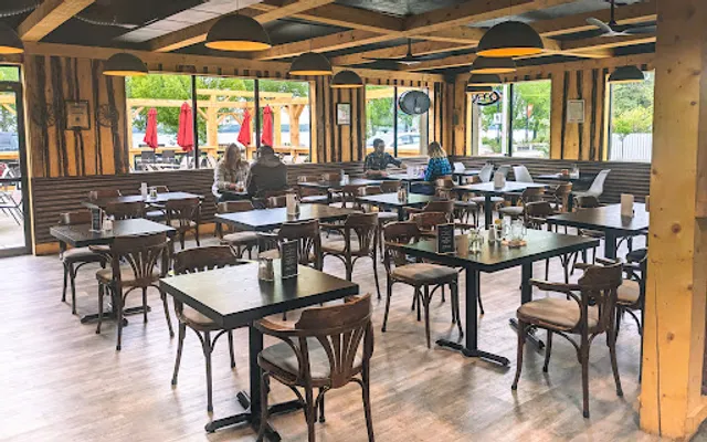 Rusty Kage Smokehouse & Grill