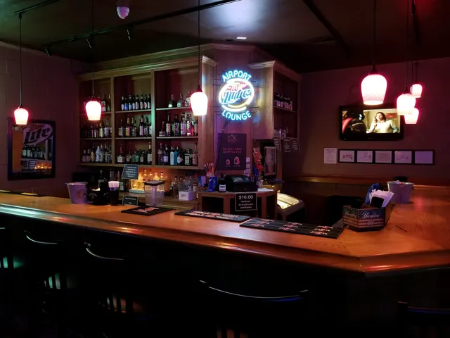 Nell's Airport Lounge