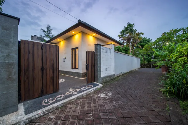 THE VIROS LUXURY VILLA