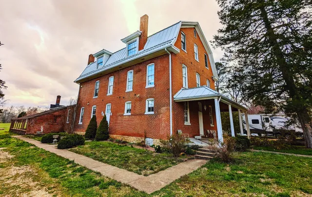 Arcadia Academy Bed & Breakfast