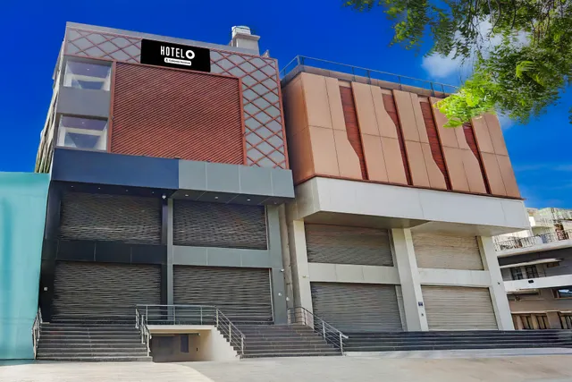 Shree Maruthi Inn TR Residency