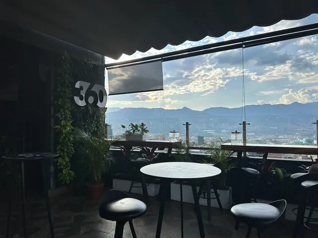 360 Rooftop bar