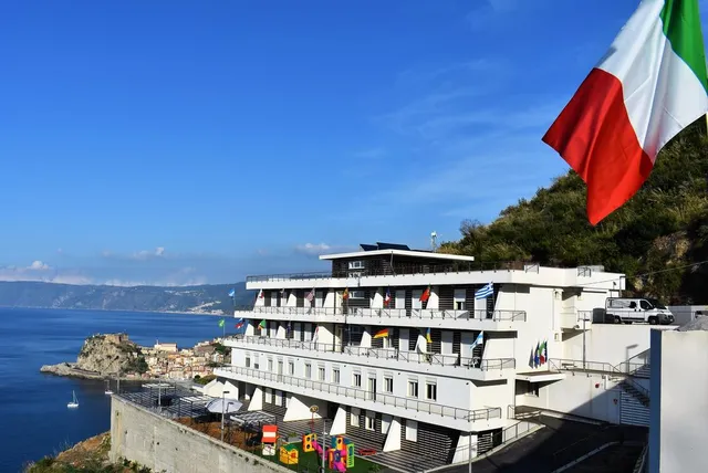 Miramare Scilla Grand Youth Hostel