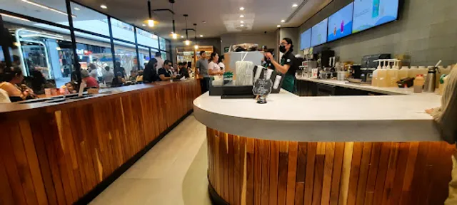 Starbucks Forum Tlaquepaque