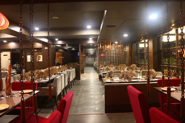 Hungry Puppet restaurant & banquet