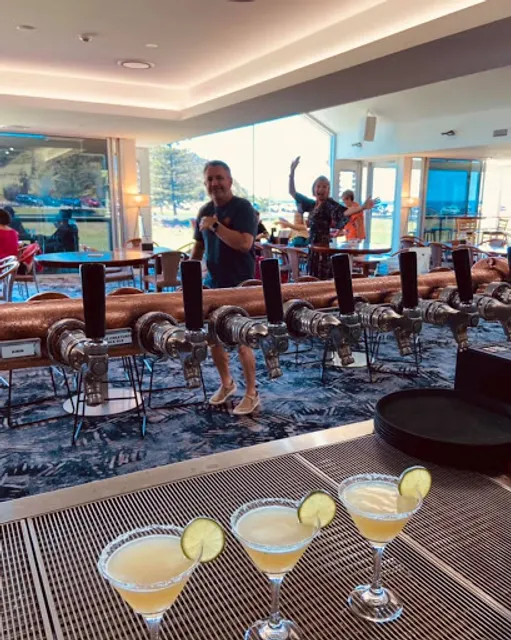 Trojans Bistro & Bar